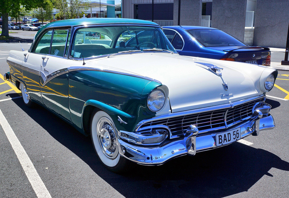 1956 Ford Fairlane Fordor Victoria&nbsp; LE-code Peacock Blue & Colonial White ext paint