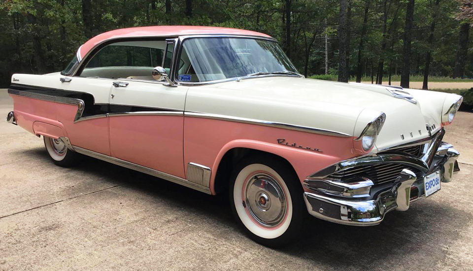 1956 Meteor Rideau Four-Door Victoria&nbsp; right front