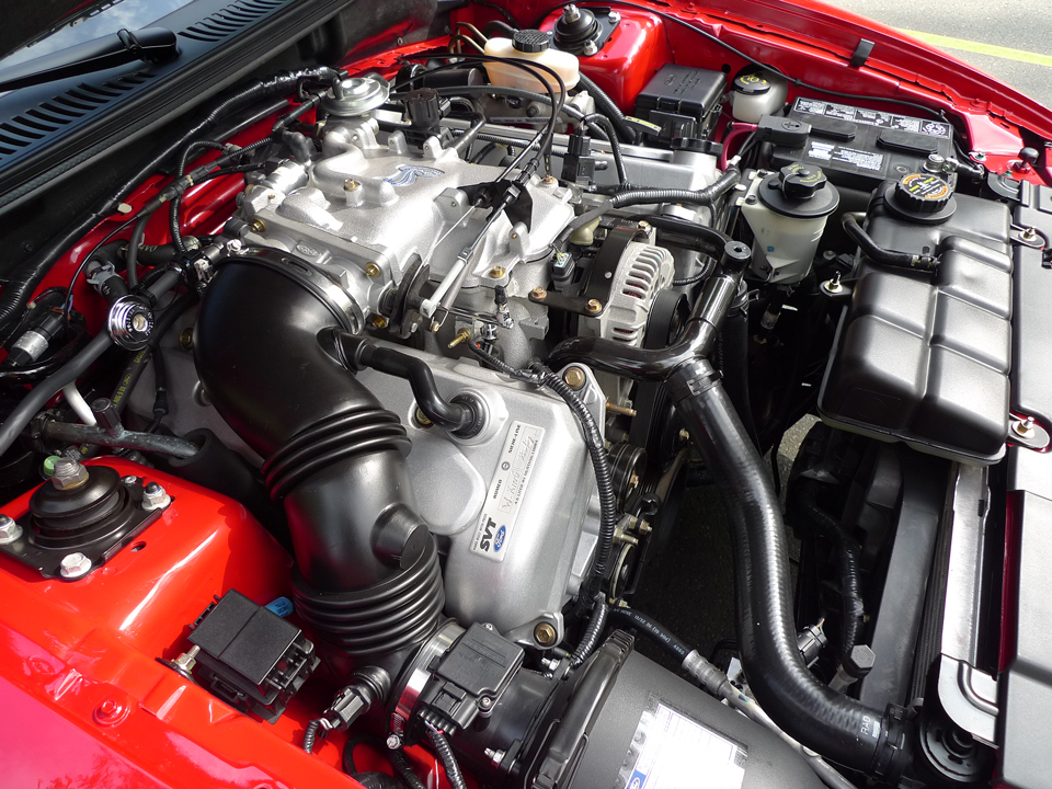 1999 Ford Mustang SVT Cobra Coupe, engine